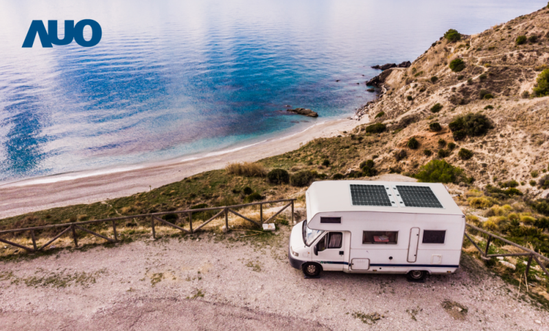 「可撓輕量化太陽光電板SunCurva」使用輕量特殊耐候型複合板取代傳統太陽能板的玻璃前板，不僅降低70%重量，每米平方僅3Kg；具有抗衝擊性能及通過電磁相容性測試，可應用於交通運輸工具，如露營車、遊艇等